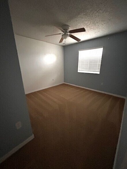 Building Photo - 843 Ognon Ct