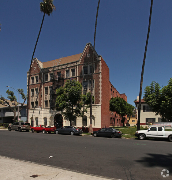 Primary Photo - Wilshire Villas North