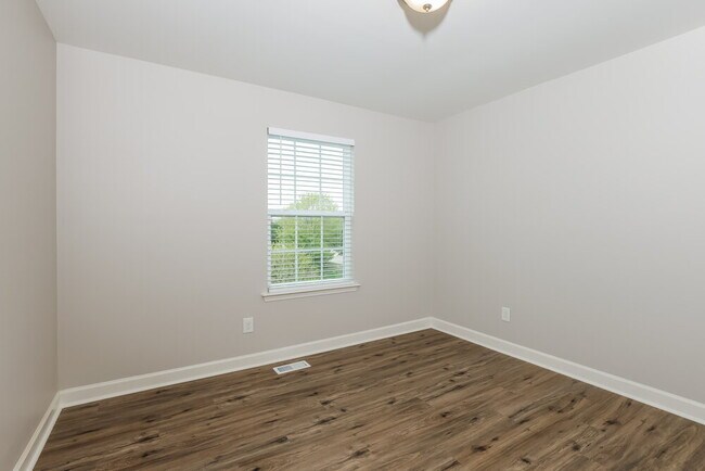 Building Photo - 1205 Heritage Links Dr