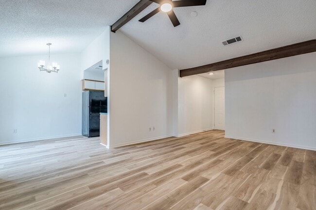 Building Photo - 1306 Glenda Dr