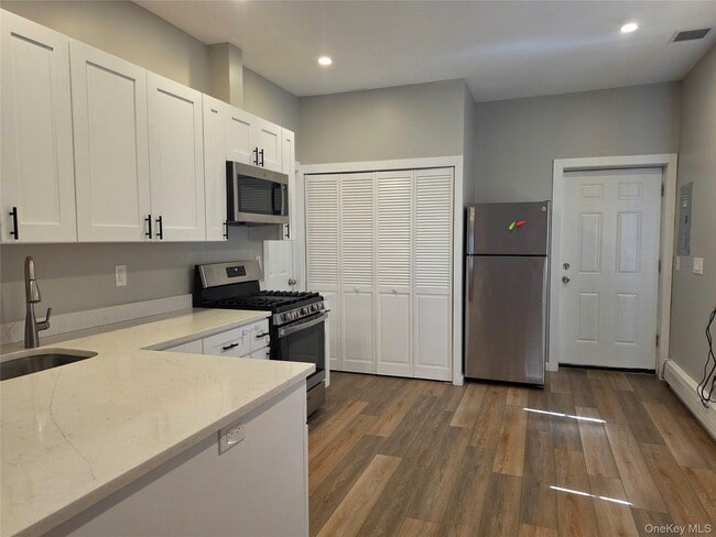 Building Photo - 373 Ehrhardt Rd