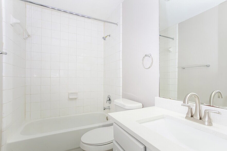 Building Photo - 3352 Jessica Ct