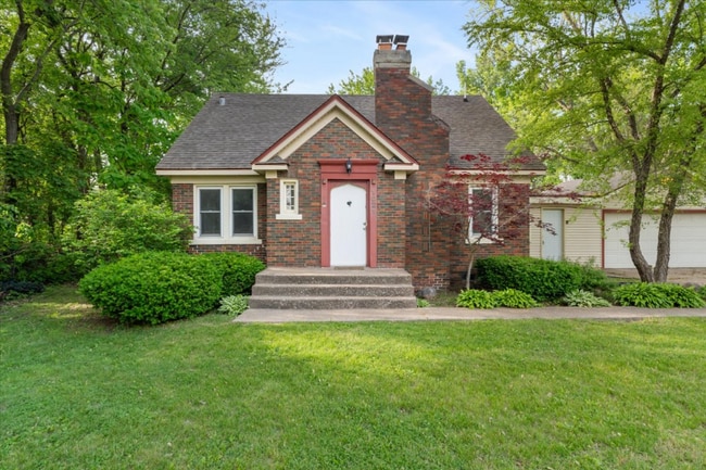 Primary Photo - 1021 N Shore Dr