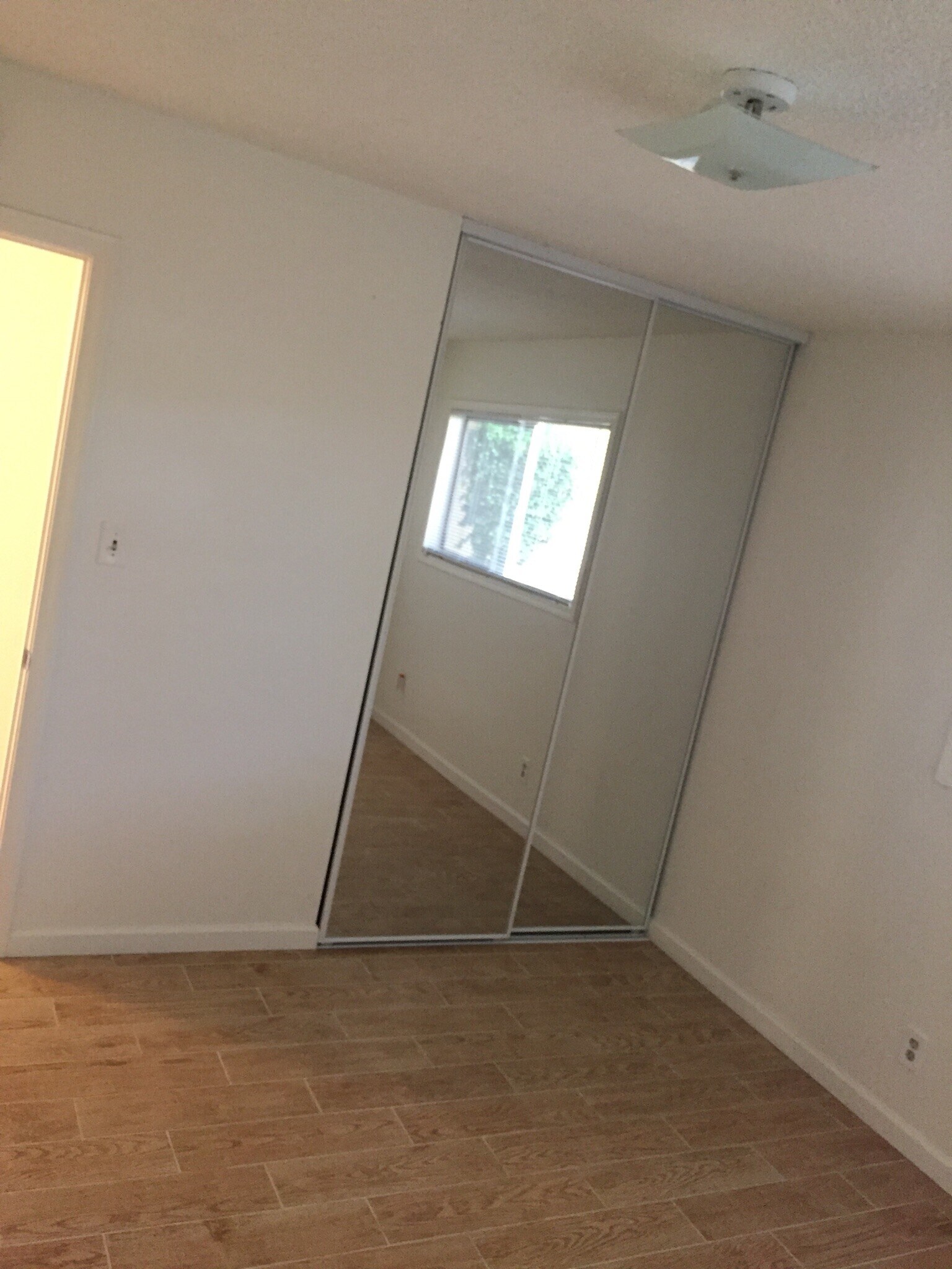 Building Photo - 1902 E 3rd St