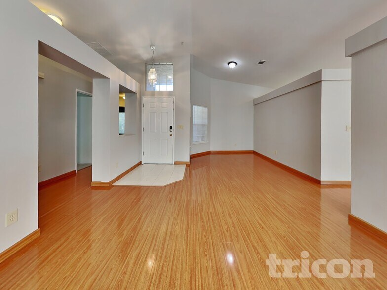 Building Photo - 213 Jana Way