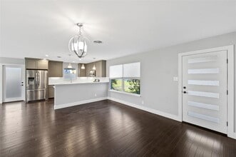 Building Photo - 1305 Glenwood Dr