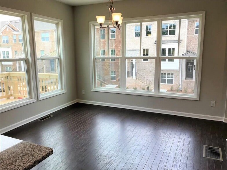 Building Photo - 596 Sunset Park Dr