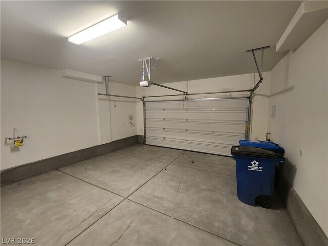 Building Photo - 1553 Crowned Eagle St