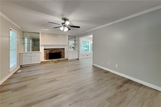 Building Photo - 328 Abbington Ln