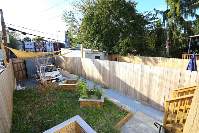 Building Photo - 237 16th St SE