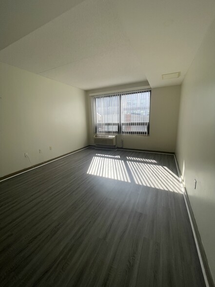 Building Photo - 111 N 9th St