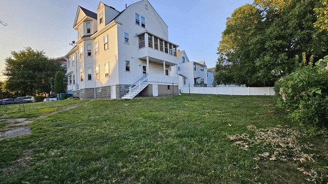 Building Photo - 9 Sanger St