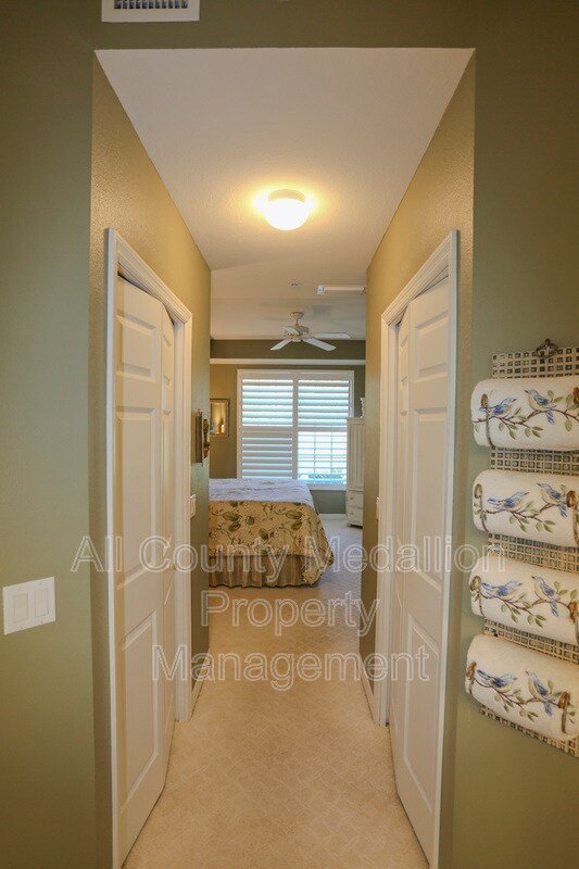 Building Photo - 2405 Harmony Ln