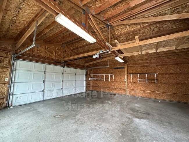 Building Photo - 50 Buds Way