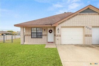 Building Photo - 3210 Raven Dr
