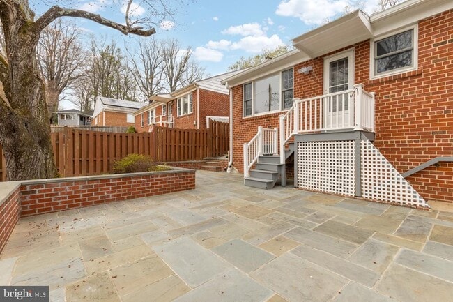 Building Photo - 2736 Stephenson Ln NW