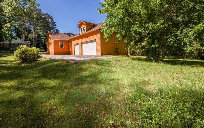 Building Photo - 3873 King Edward Trail SW
