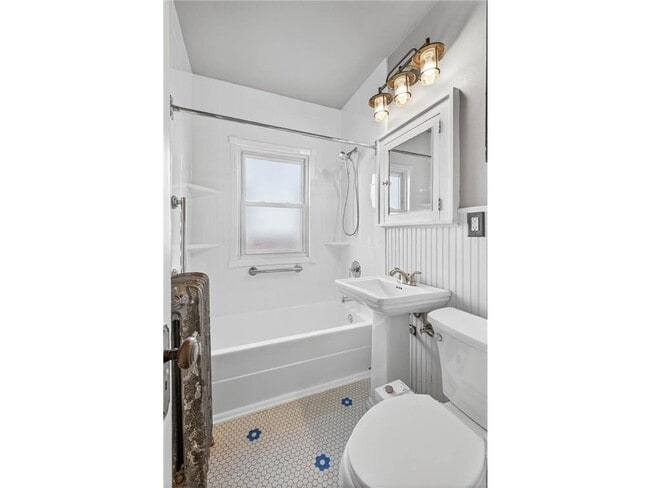 Building Photo - 3606 12th Ave S