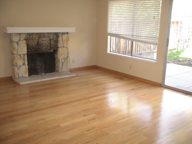 Family Room - 1941 Oro Dr