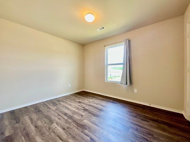 Building Photo - 4401 Olympic Dr