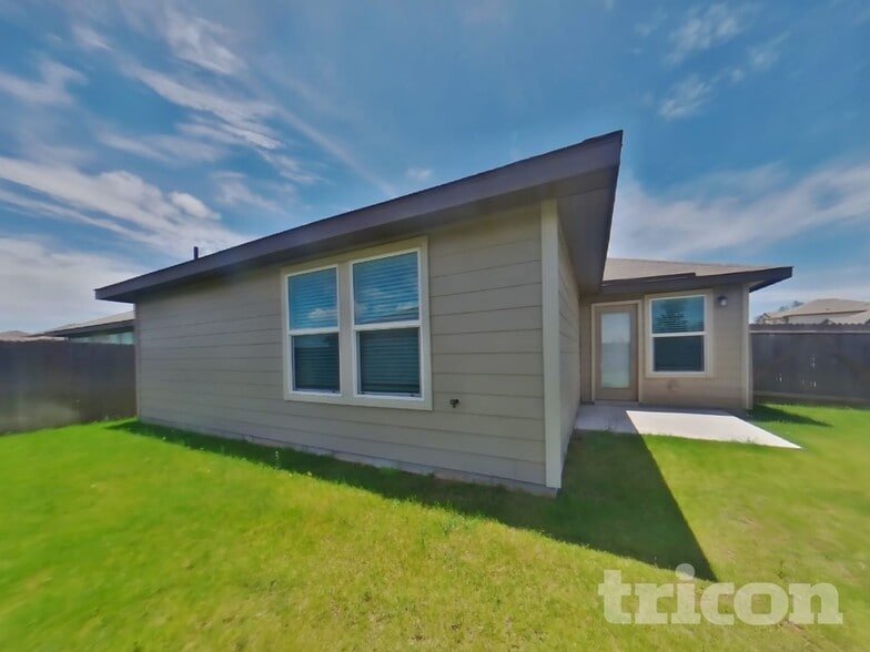 Building Photo - 5540 Shasta Pl
