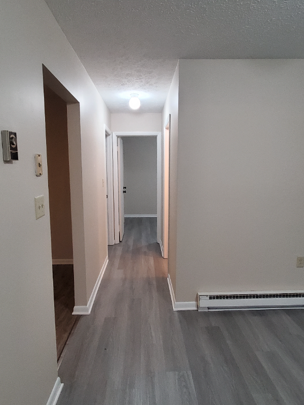 Building Photo - 861 Buchanan Trail E