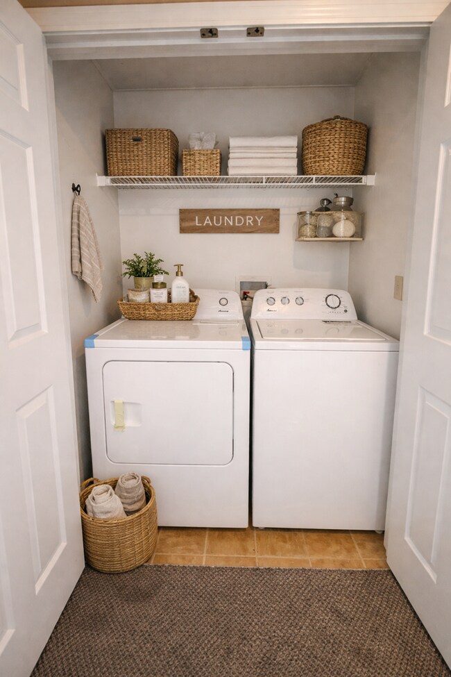 Building Photo - Low Maintenance Townhouse near Bluhawk in Blue Valley Schools