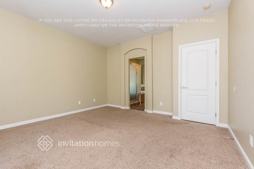 Building Photo - 2041 Waterville Dr