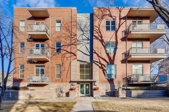 Building Photo - 1700 Emerson St