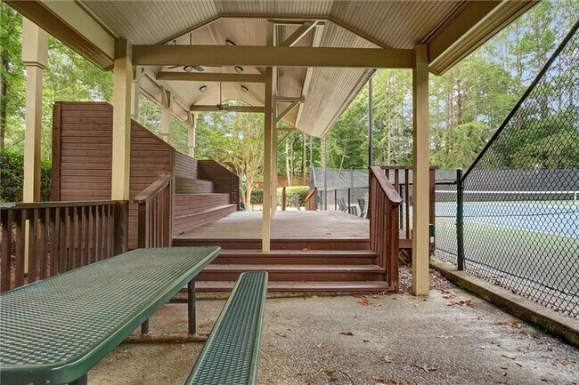 Building Photo - 510 Jacaranda Ct