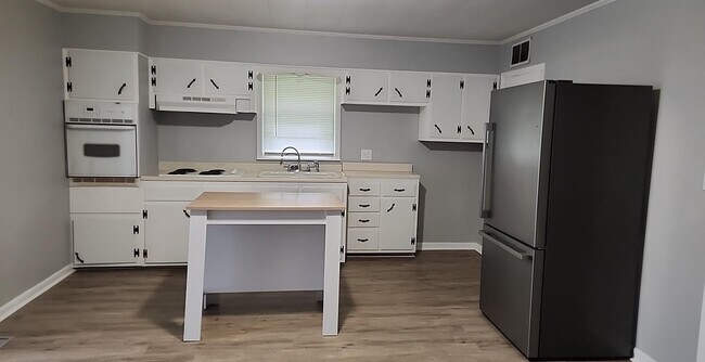 Building Photo - 939 Clay St