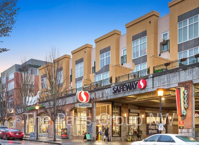 Building Photo - Gorgeous Lower Queen Anne 1BR is Perfect! * Above Safeway