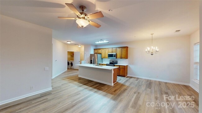 Building Photo - 14648 Via Sorrento Dr