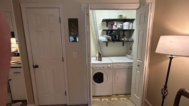 Building Photo - Fully Furnished 2BR/2BA Condo in Old Orcha...
