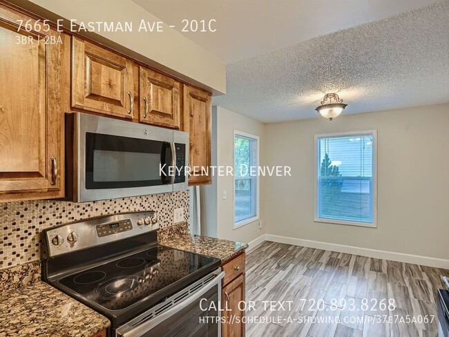 Building Photo - Charming 3-Bed, 2-Bath Condo with Prime Lo...