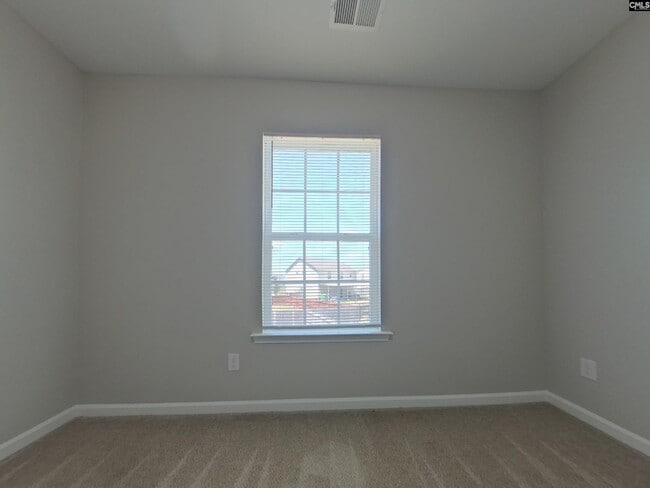 Building Photo - 313 Fairford Rd