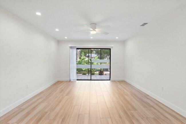 Building Photo - 11625 W Riverhaven Dr
