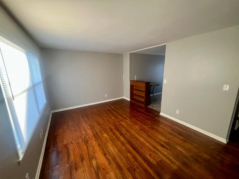 Building Photo - 5811 Monrovia St