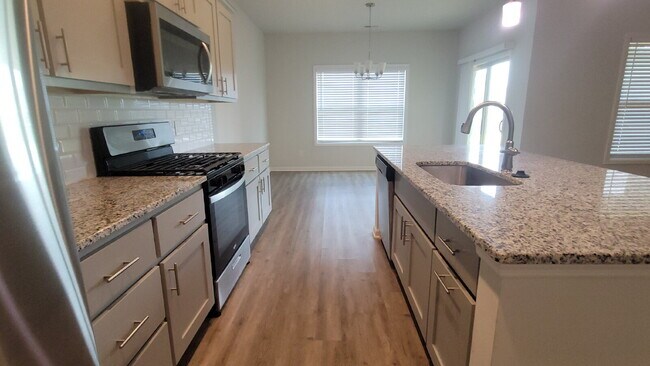 Building Photo - Huntsville Haven with Granite Elegance!" D...