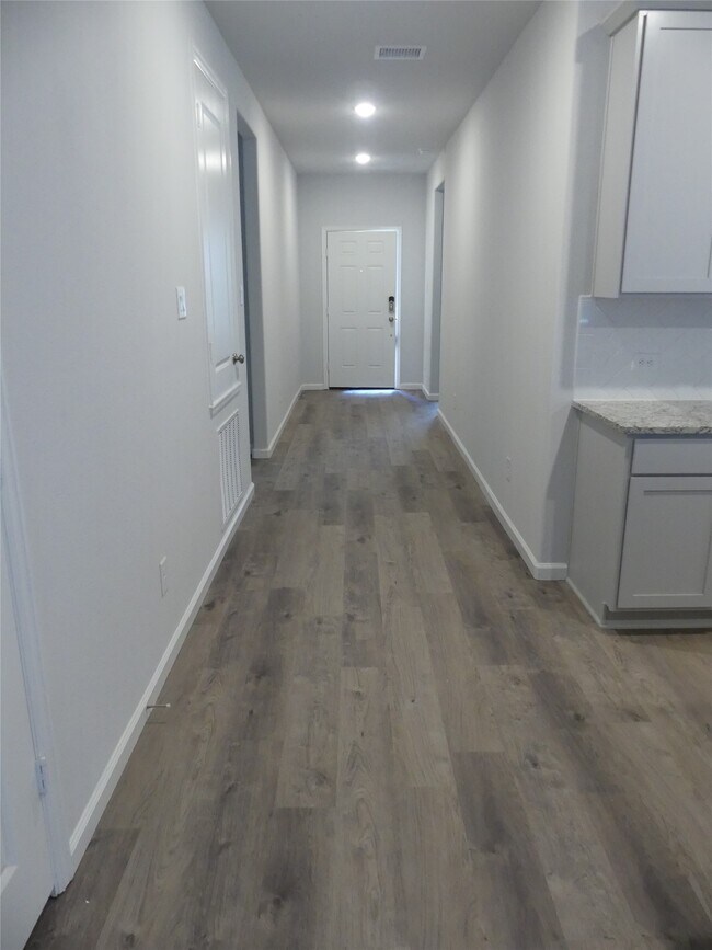 Building Photo - 9547 Caney Trails Rd