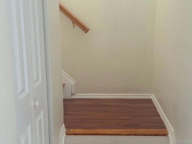 Building Photo - 10 Kensington Way