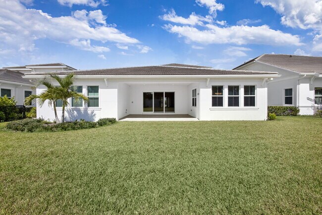 Building Photo - 9288 Crestview Cir