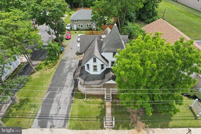 Building Photo - 134 S Main St