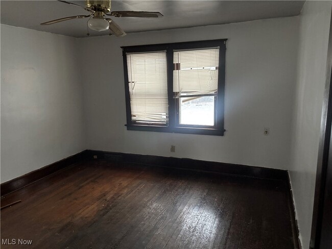 Building Photo - 365 Marmion Ave