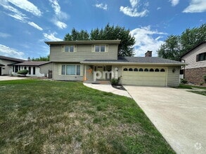 Building Photo - 9604 Walnut Dr