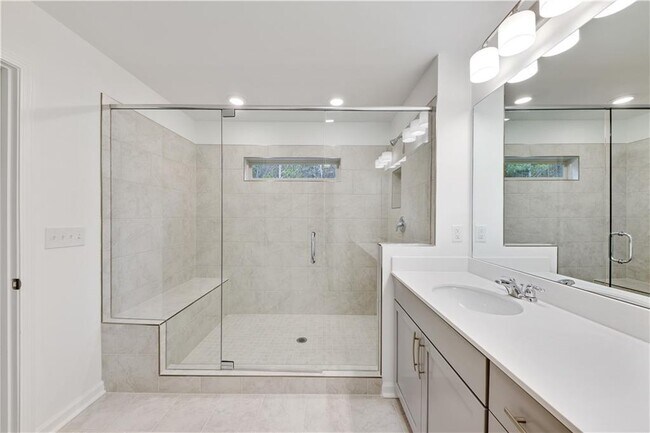 Building Photo - 4200 Pierson Trce