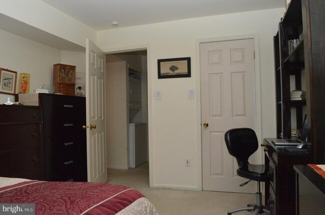 Building Photo - 1509 Bennett Pl
