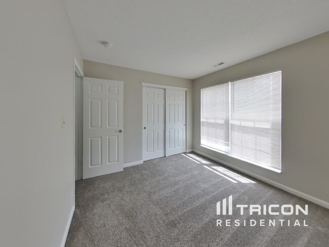 Building Photo - 6916 N Karnes Dr