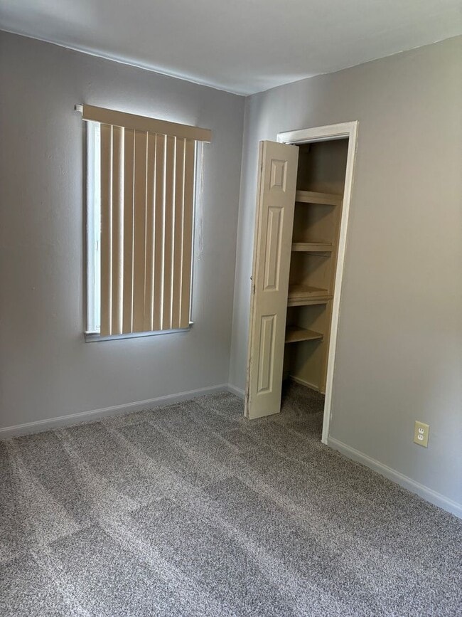 Building Photo - Cozy 2 Bedroom, 1 bath in Warren