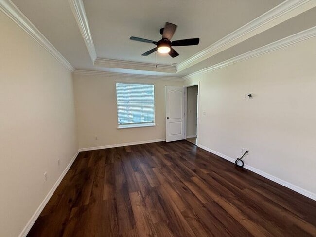 Building Photo - Spacious Groveland Home